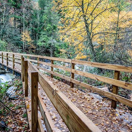Rocky Top Lookout, 4 BR, Theater, Arcade, Bumper Pool, Hot Tub, Sleeps 12 Gatlinburg Buitenkant foto