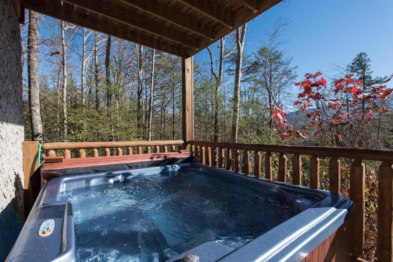 Rocky Top Lookout, 4 BR, Theater, Arcade, Bumper Pool, Hot Tub, Sleeps 12 Gatlinburg Buitenkant foto