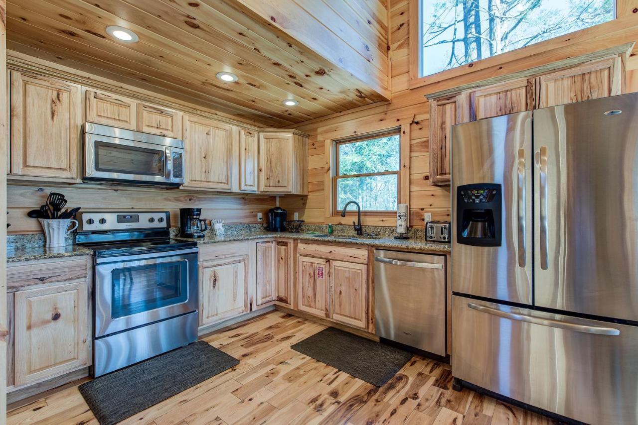 Rocky Top Lookout, 4 BR, Theater, Arcade, Bumper Pool, Hot Tub, Sleeps 12 Gatlinburg Buitenkant foto