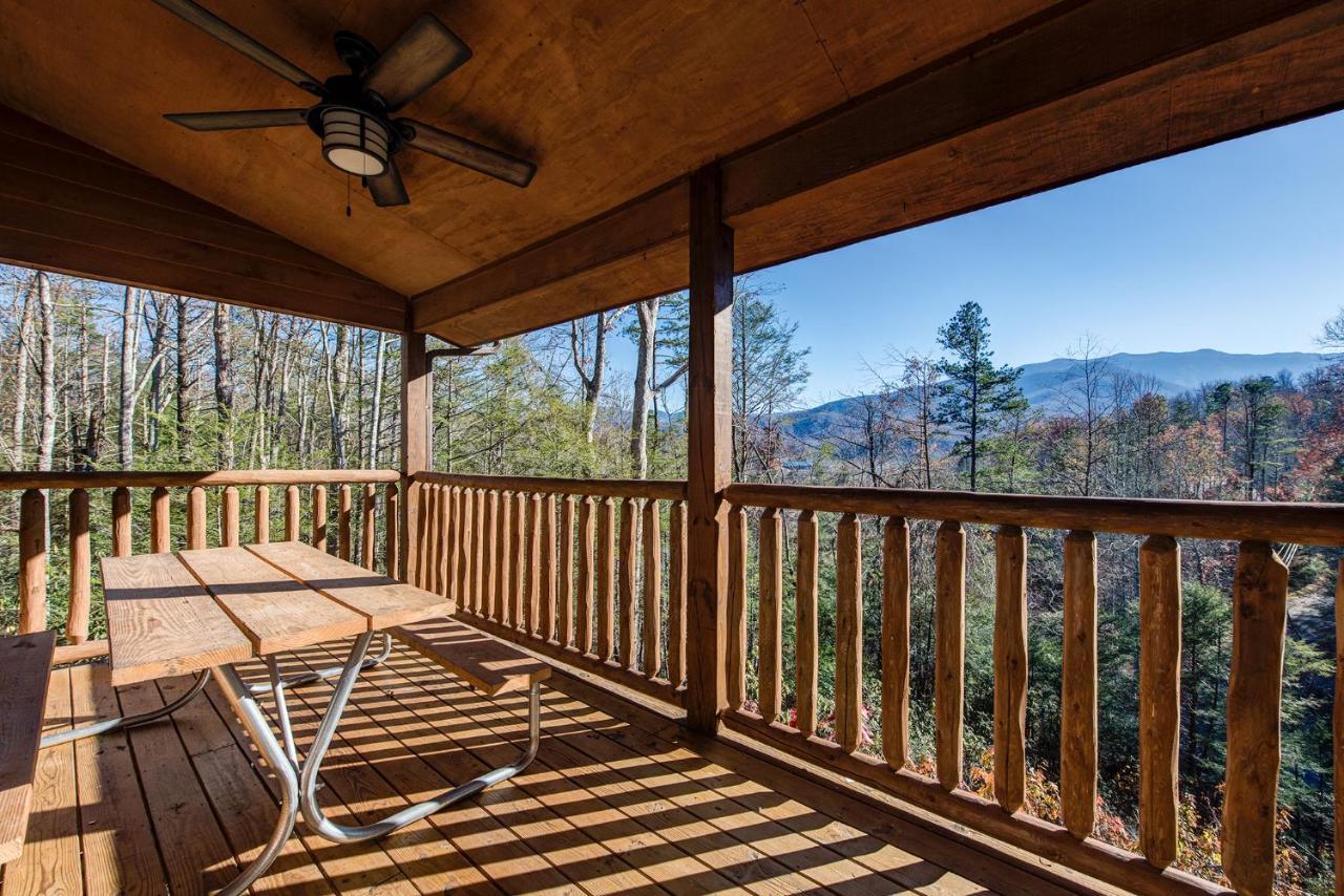 Rocky Top Lookout, 4 BR, Theater, Arcade, Bumper Pool, Hot Tub, Sleeps 12 Gatlinburg Buitenkant foto