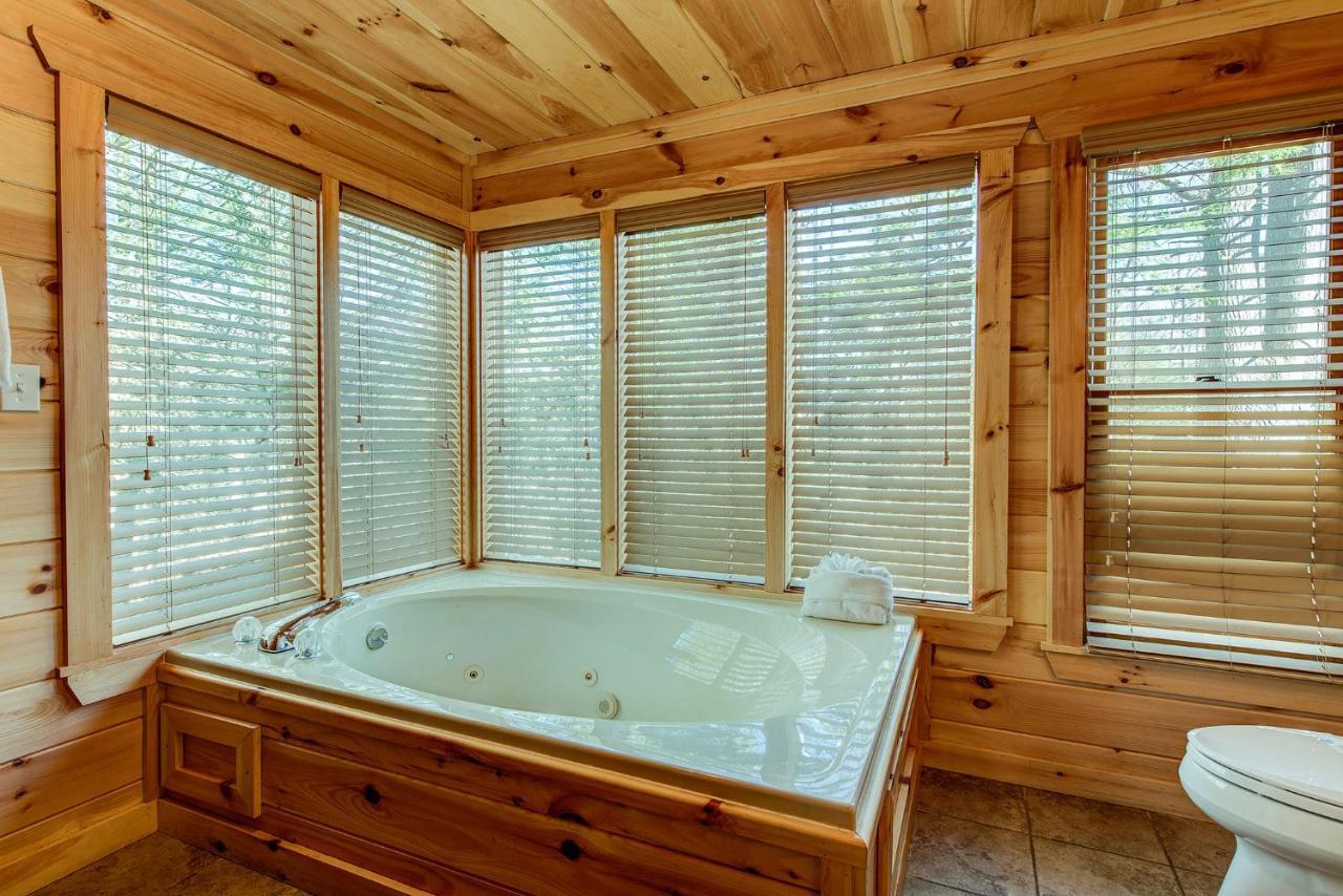 Rocky Top Lookout, 4 BR, Theater, Arcade, Bumper Pool, Hot Tub, Sleeps 12 Gatlinburg Buitenkant foto