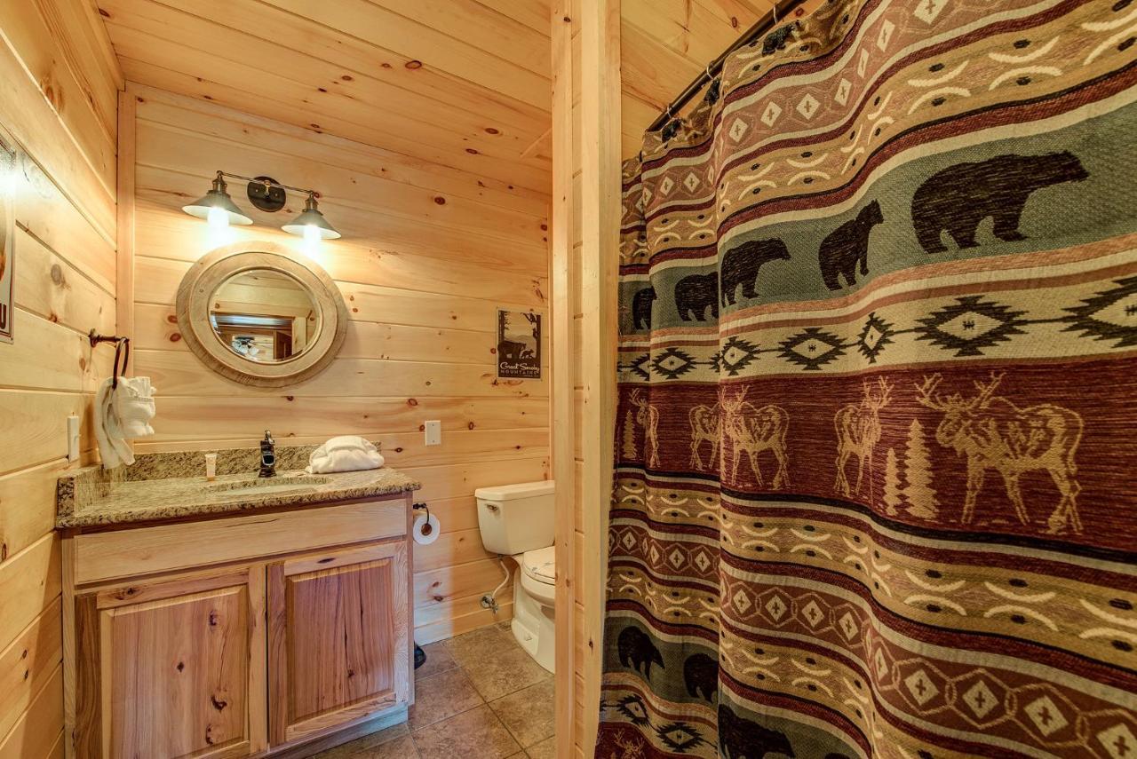 Rocky Top Lookout, 4 BR, Theater, Arcade, Bumper Pool, Hot Tub, Sleeps 12 Gatlinburg Buitenkant foto