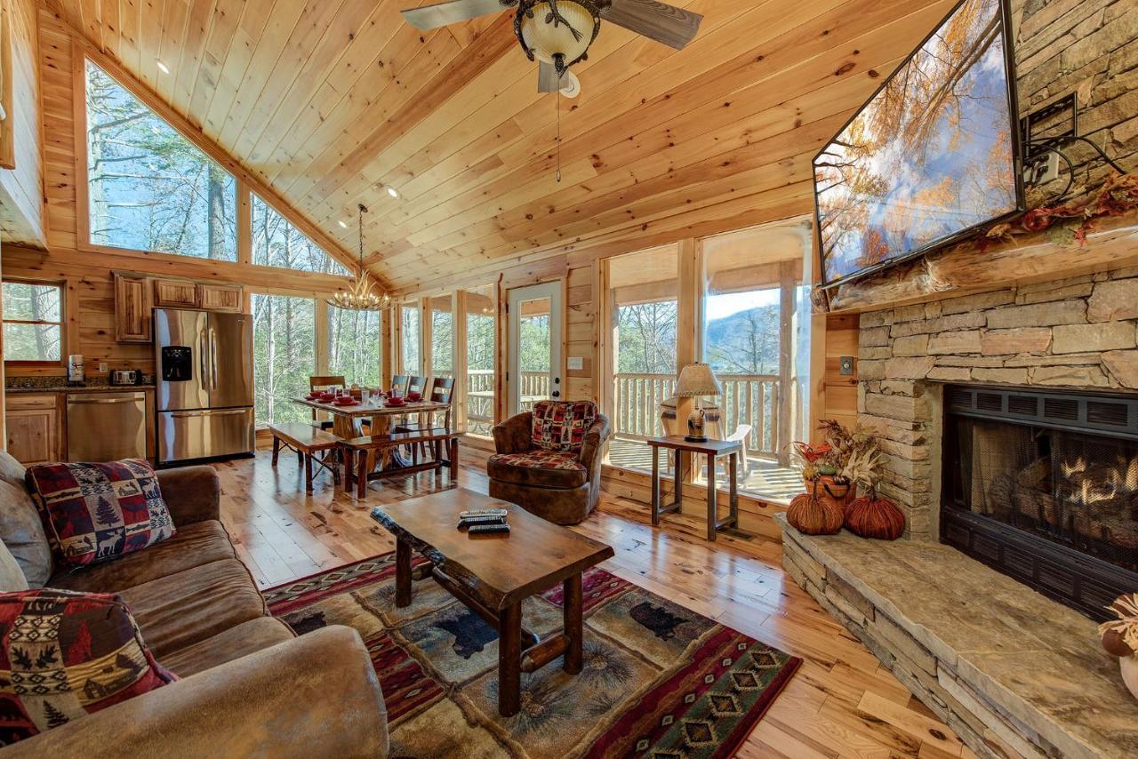 Rocky Top Lookout, 4 BR, Theater, Arcade, Bumper Pool, Hot Tub, Sleeps 12 Gatlinburg Buitenkant foto
