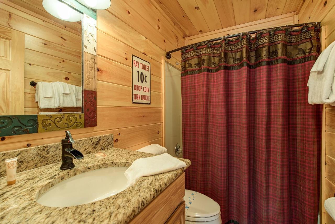 Rocky Top Lookout, 4 BR, Theater, Arcade, Bumper Pool, Hot Tub, Sleeps 12 Gatlinburg Buitenkant foto