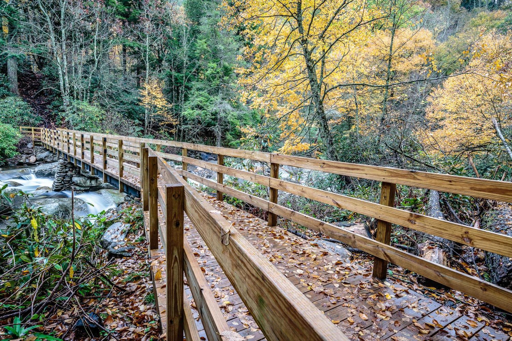 Rocky Top Lookout, 4 BR, Theater, Arcade, Bumper Pool, Hot Tub, Sleeps 12 Gatlinburg Buitenkant foto